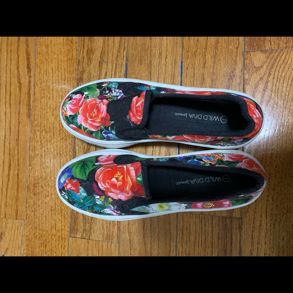 Platform sneakers